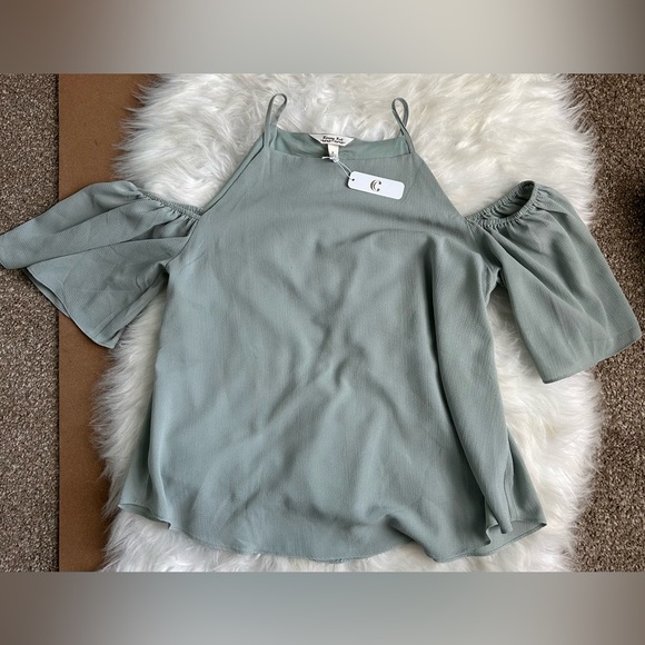 Cold shoulder mint green summer shirt in size M - Picture 4 of 5